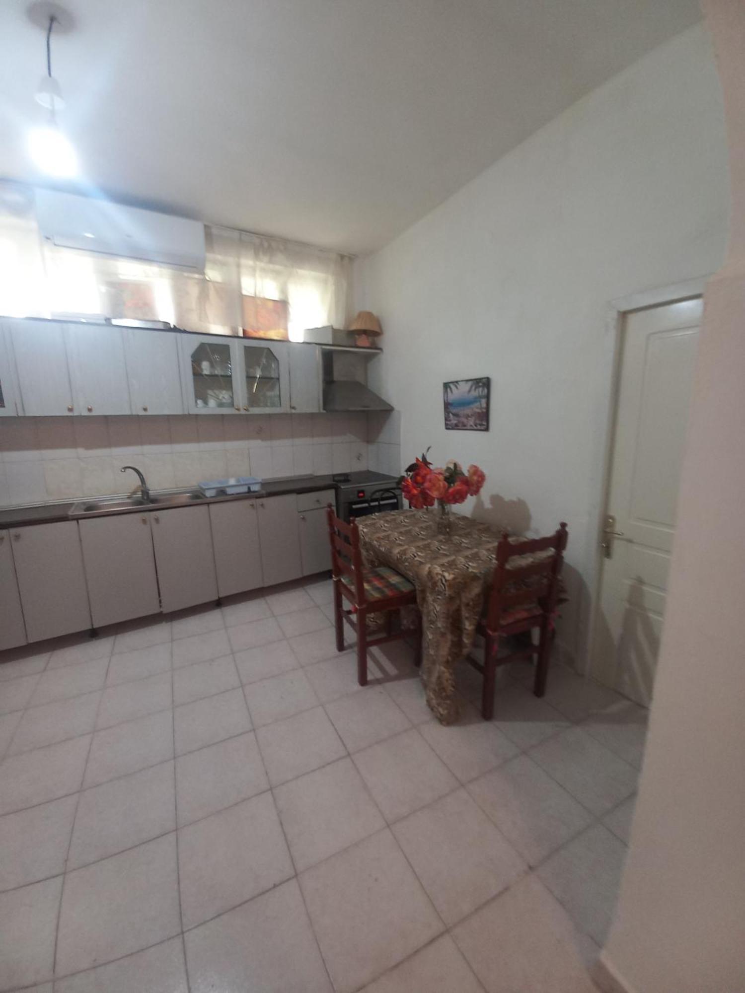 Aleko Guest House จีโรคาสเตอร์ ภายนอก รูปภาพ